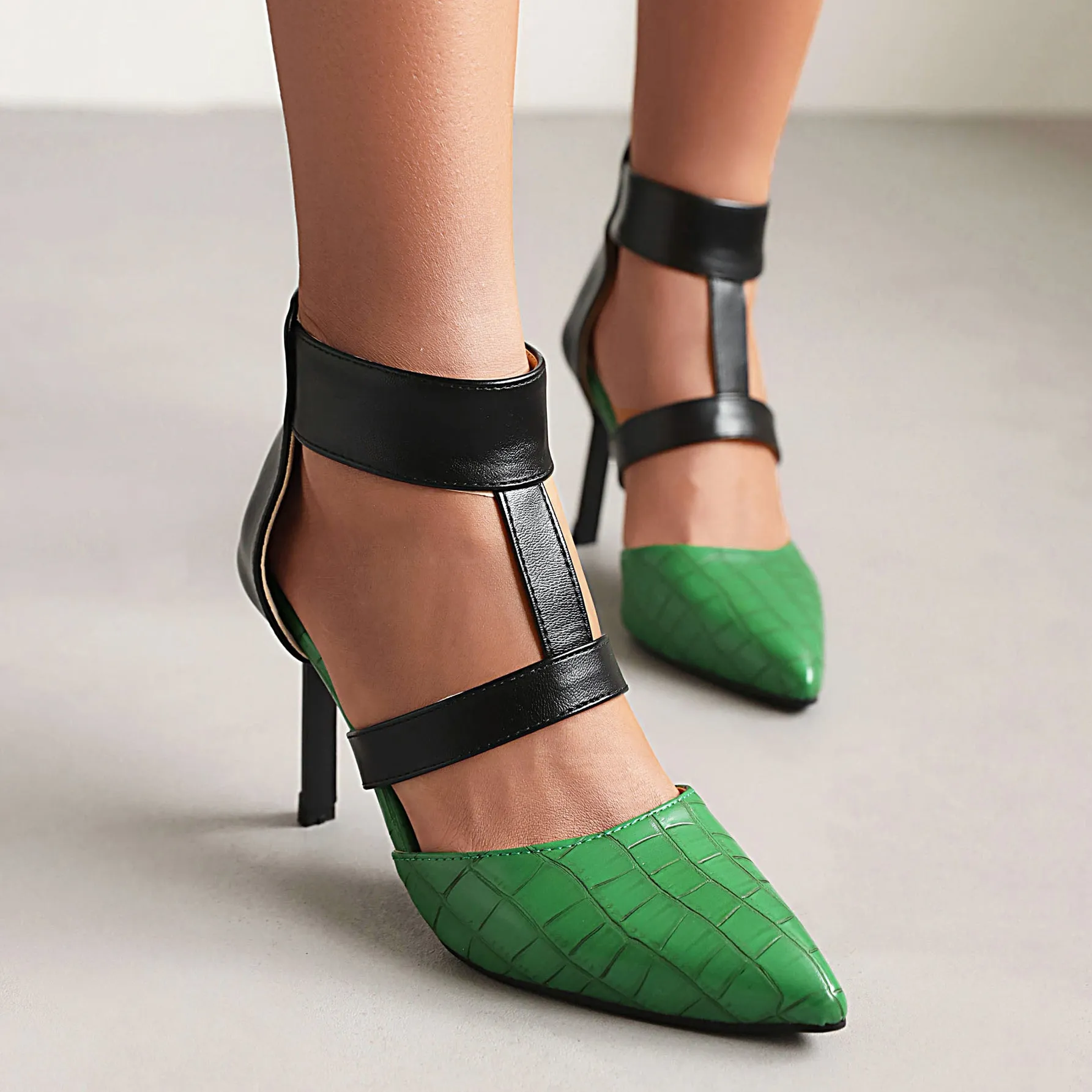 Bigsizeheels T Strap Pointed Toe Stiletto Heels Sandals - Green