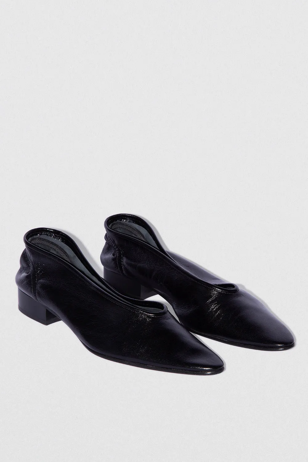 Carré Black Creased Leather