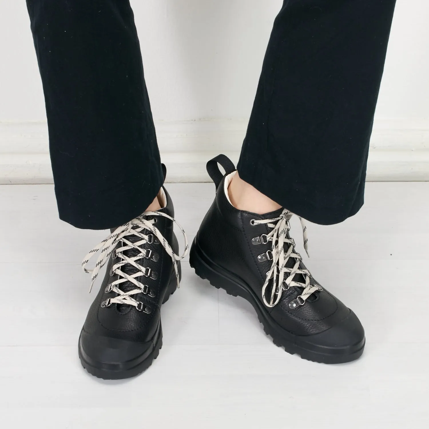 Catskill Vibram Boot Black Merino